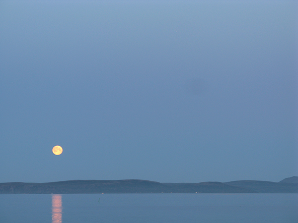 Augustfullmånen over Porsangerfjorden